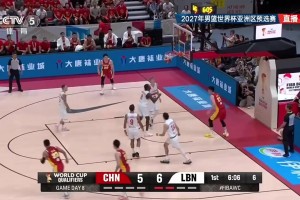 默契挡拆配合！贺希宁击地妙传助攻胡金秋轻松上篮打进！