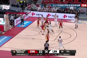杨瀚森篮下强势护框防下对手最后一攻，胡明轩压哨三分遗憾偏出